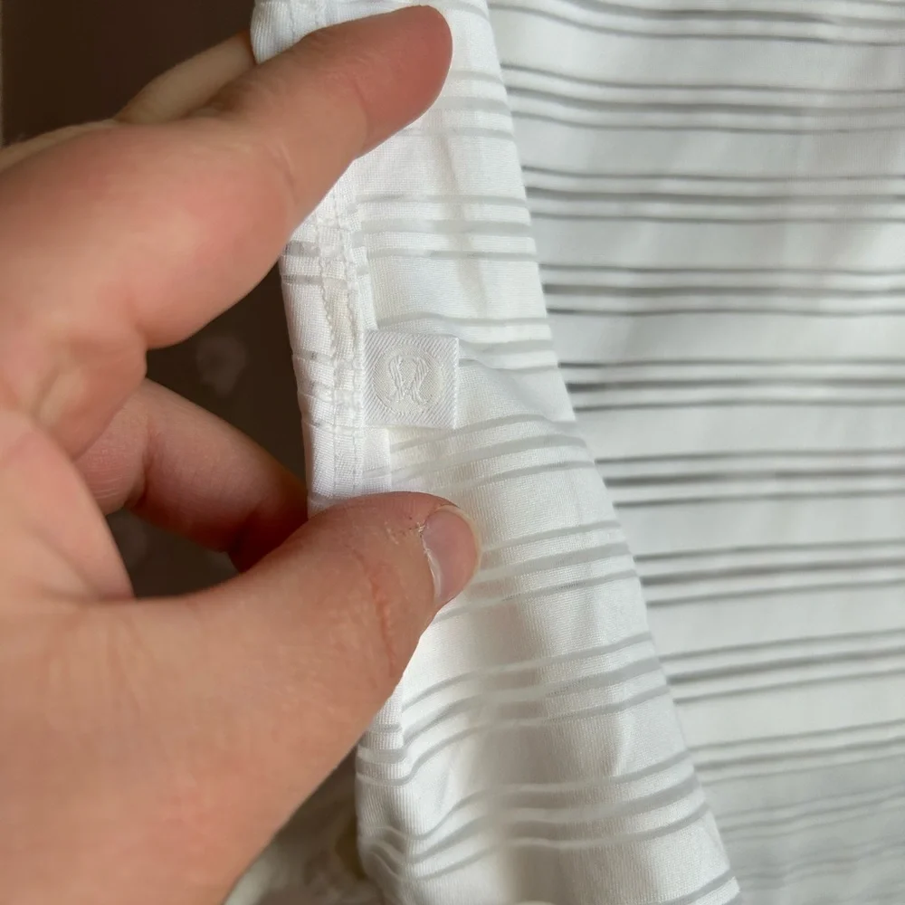 Lululemon Tie Your Practice Striped Long Sleeve Sz 2 White‎